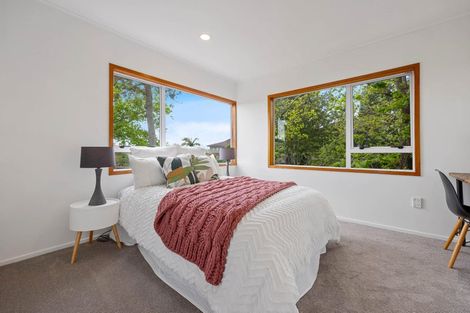 Photo of property in 13 Seymour Road, Mellons Bay, Auckland, 2014