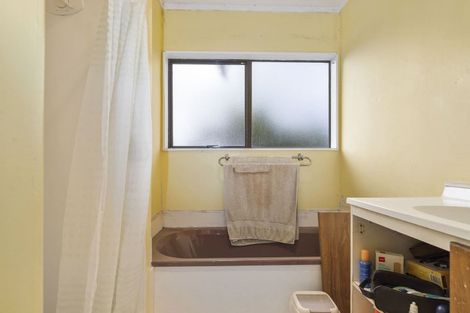 Photo of property in 15a Beech Place, Owhata, Rotorua, 3010