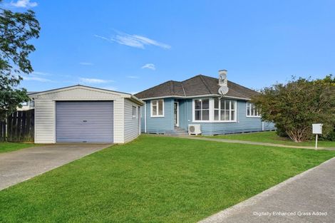 Photo of property in 12 Holland Crescent, Bulls, 4818