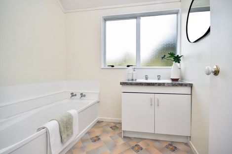 Photo of property in 1/56a Youngs Road, Papakura, 2110