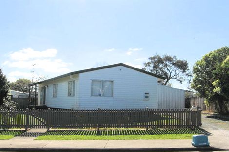 Photo of property in 32 Heathdale Crescent, Papakura, 2110