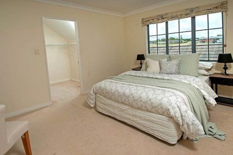 Photo of property in 23 Manor Park, Sunnyhills, Auckland, 2010