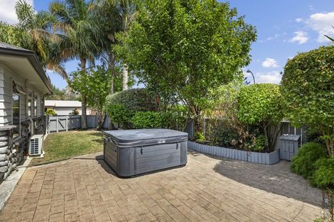 Photo of property in 2 Merlot Place, Rototuna, Hamilton, 3210