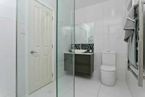 Photo of property in 2/43 Northumberland Avenue, Belmont, Auckland, 0622