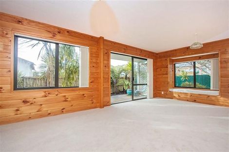 Photo of property in 2/103 Glendale Road, Glen Eden, Auckland, 0602