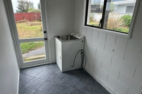 Photo of property in 258 Glamorgan Drive, Northcross, Auckland, 0630