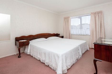 Photo of property in 2 Ballycullanie Place, Dannemora, Auckland, 2016