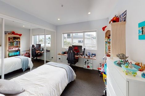 Photo of property in 9 Birkhall Grove, Strathmore Park, Wellington, 6022