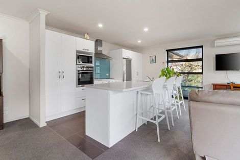 Photo of property in 33 Carrington Drive, Papamoa Beach, Papamoa, 3118