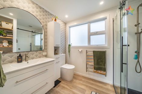 Photo of property in 18 Tarras Grove, Kelson, Lower Hutt, 5010