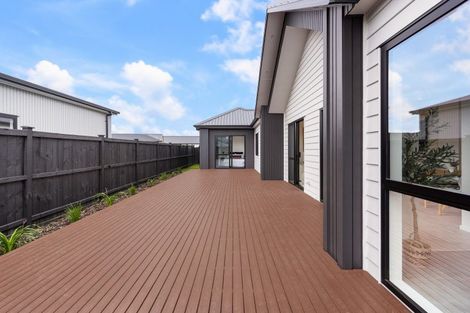 Photo of property in 11 Arahi Road, Clevedon, 2582