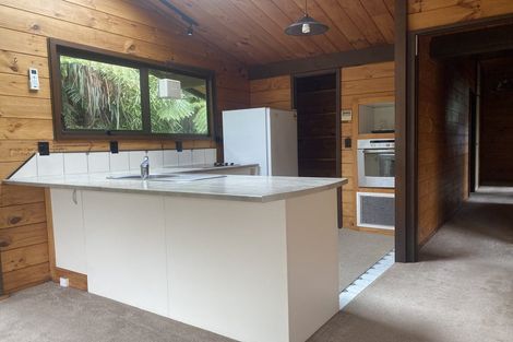 Photo of property in 16 John Witton Drive, Crofton Downs, Wellington, 6035