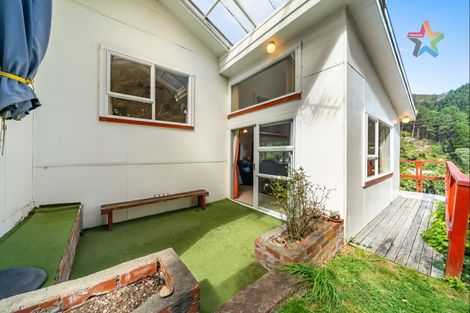 Photo of property in 32 Waitohu Road, York Bay, Lower Hutt, 5013