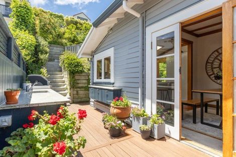 Photo of property in 6 Harvey Road, Bluff Hill, Napier, 4110