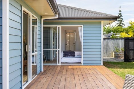 Photo of property in 7 Simpson Crescent, Raumati Beach, Paraparaumu, 5032