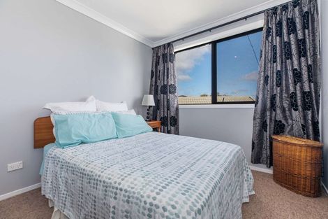 Photo of property in 2a Redwood Drive, Massey, Auckland, 0614