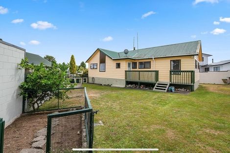 Photo of property in 15 Dickens Street, Owhata, Rotorua, 3010