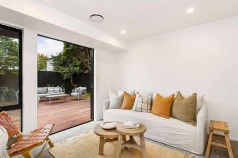 Photo of property in 35 Tui Street, Fendalton, Christchurch, 8041