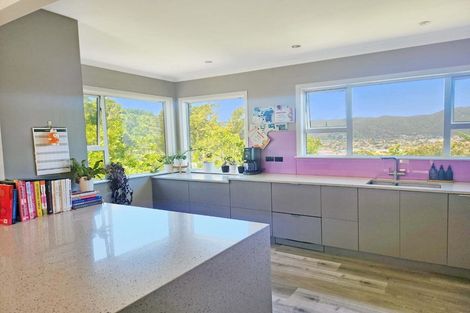 Photo of property in 11 Onehuka Road, Tirohanga, Lower Hutt, 5010