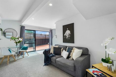 Photo of property in 49 Minaret Drive, Bucklands Beach, Auckland, 2014