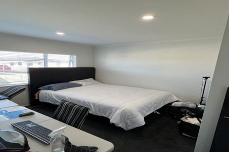 Photo of property in 32 Whareatua Avenue, Takanini, 2112