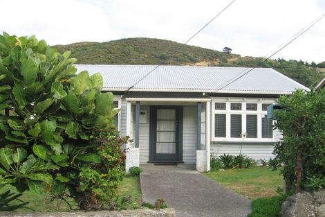 Photo of property in 13 Happy Valley Road, Owhiro Bay, Wellington, 6023