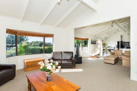 Photo of property in 58 Moana Road, Okitu, Gisborne, 4010