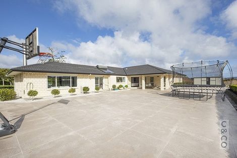 Photo of property in 289 Old North Road, Kumeu, 0892