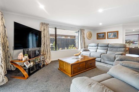 Photo of property in 7 Strathcarron Place, Broomfield, Christchurch, 8042