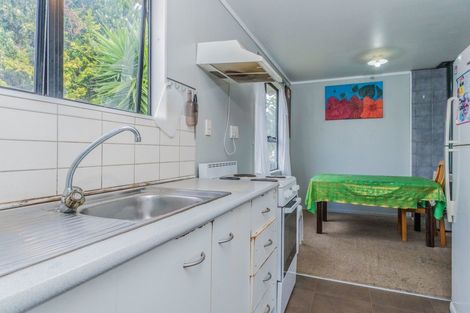 Photo of property in 2/5 Eulogy Place, Randwick Park, Auckland, 2105