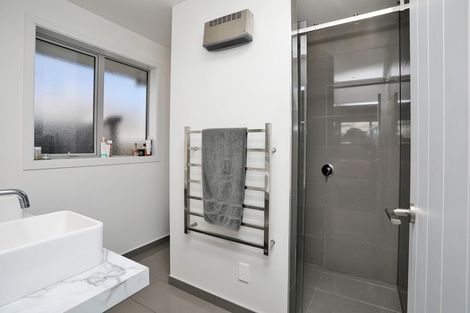 Photo of property in 28 Northside Drive, Waikiwi, Invercargill, 9810