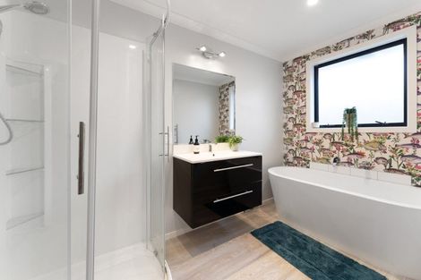 Photo of property in 1 Seagrass Place, Otaki Beach, Otaki, 5512