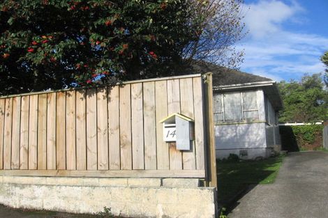 Photo of property in 14 Montrose Place, Takaro, Palmerston North, 4412