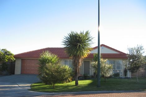 Photo of property in 11 Kimptonfields Court, Wattle Downs, Auckland, 2103