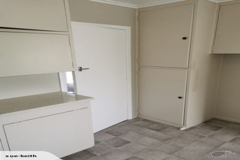 Photo of property in 2/27 Holland Road, Hillcrest, Auckland, 0627
