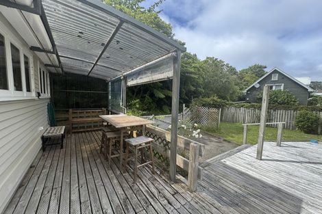 Photo of property in 26 Burma Road, Khandallah, Wellington, 6035