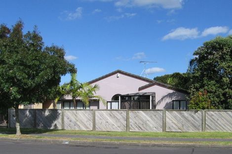 Photo of property in 54 Lagoon Way, West Harbour, Auckland, 0618