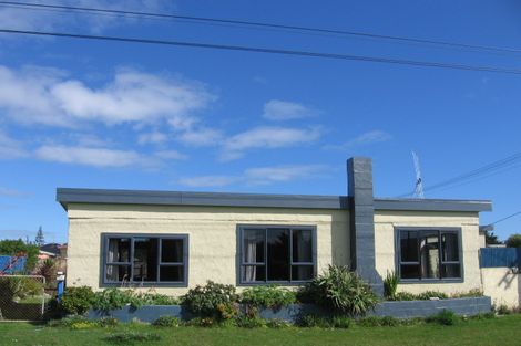 Photo of property in 22 Edinburgh Terrace, Foxton Beach, Foxton, 4815