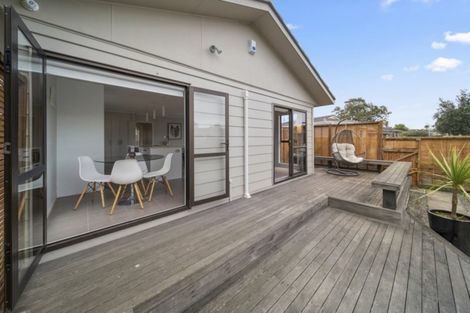 Photo of property in 5 Darren Crescent, Half Moon Bay, Auckland, 2012