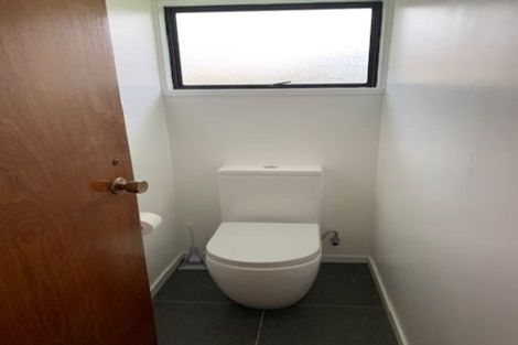 Photo of property in 11 Santiago Crescent, Unsworth Heights, Auckland, 0632