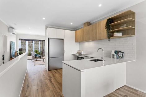 Photo of property in 17 Barrel Crescent, Swanson, Auckland, 0614