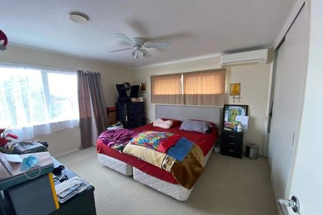 Photo of property in 90 Tirimoana Road, Te Atatu South, Auckland, 0602