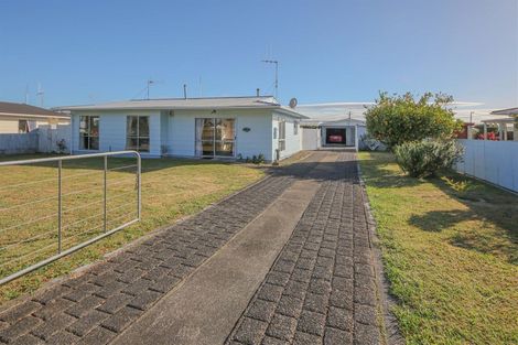 Photo of property in 18 Grenville Street, Levin, 5510