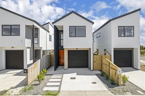 Photo of property in 9 John Gray Street, Papakura, 2110