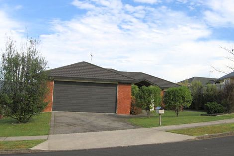 Photo of property in 13 Hollinger Place, Nawton, Hamilton, 3200