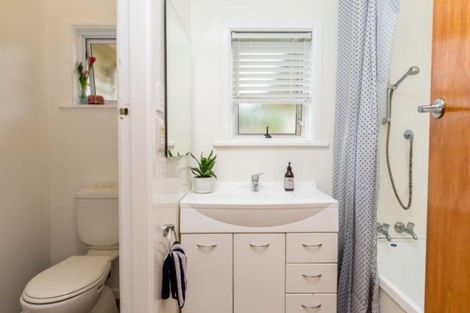 Photo of property in 24 Cowling Road, Hurdon, New Plymouth, 4310