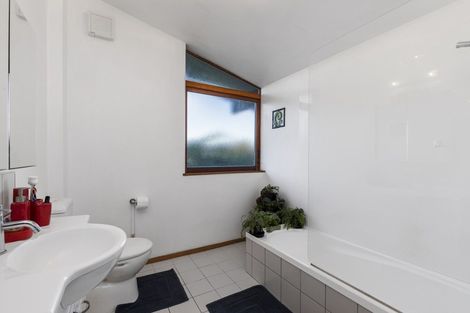 Photo of property in 117 Dowse Drive, Maungaraki, Lower Hutt, 5010