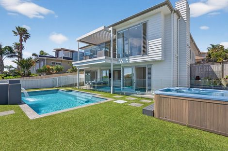 Photo of property in 15 Beechwood Road, Rothesay Bay, Auckland, 0630