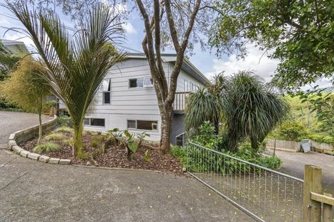 Photo of property in 15 Linda Street, Oakura, 4314