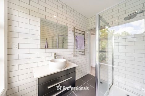 Photo of property in 24 Miromiro Road, Normandale, Lower Hutt, 5010